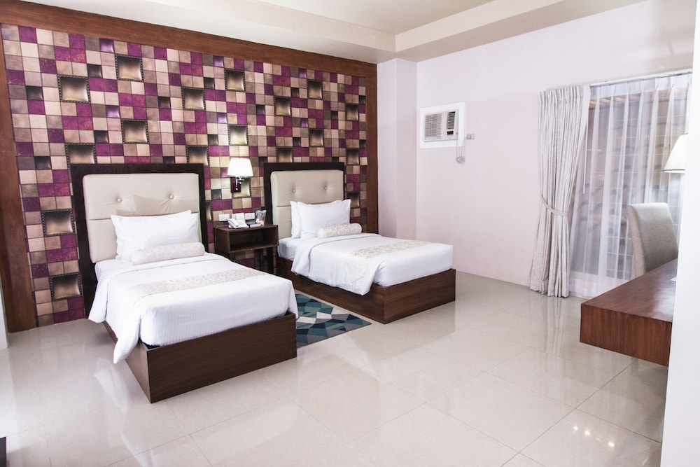 Sierra Hotel 15/46