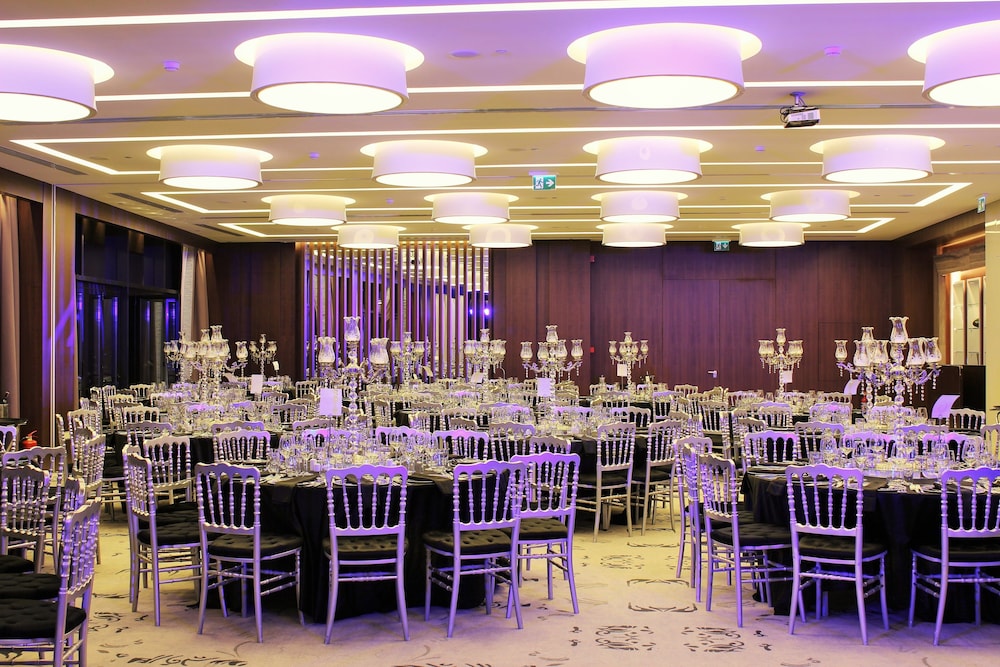 Burgu Arjaan by Rotana Istanbul Asia 40/50