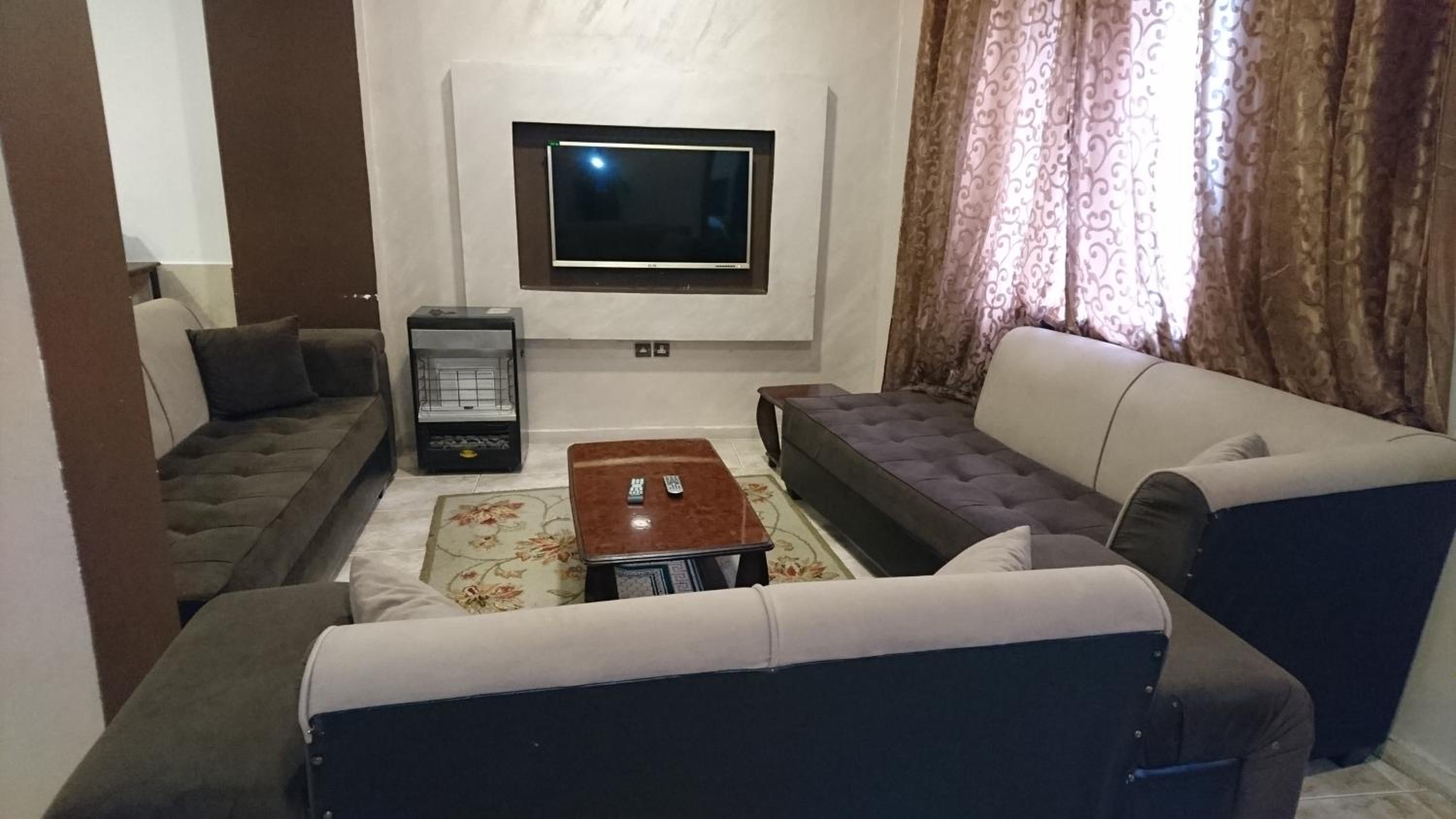 Alfawanees Hotel Apartments 27/28