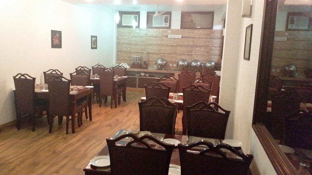 Tavisha Villa Gurgaon 32/40
