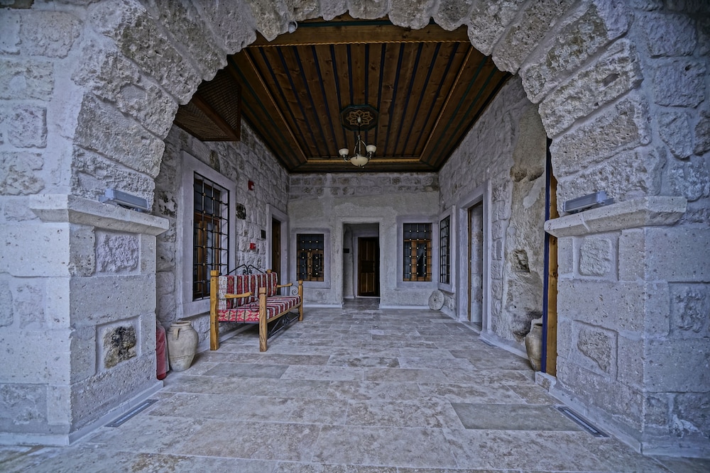 Cappadocia Cave Lodge 40/50