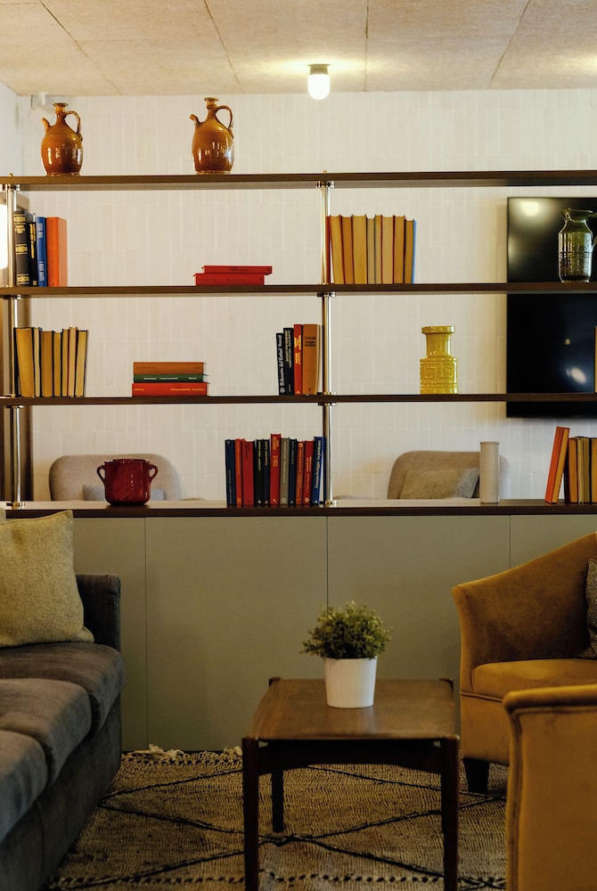 C Hotels Club House 27/38