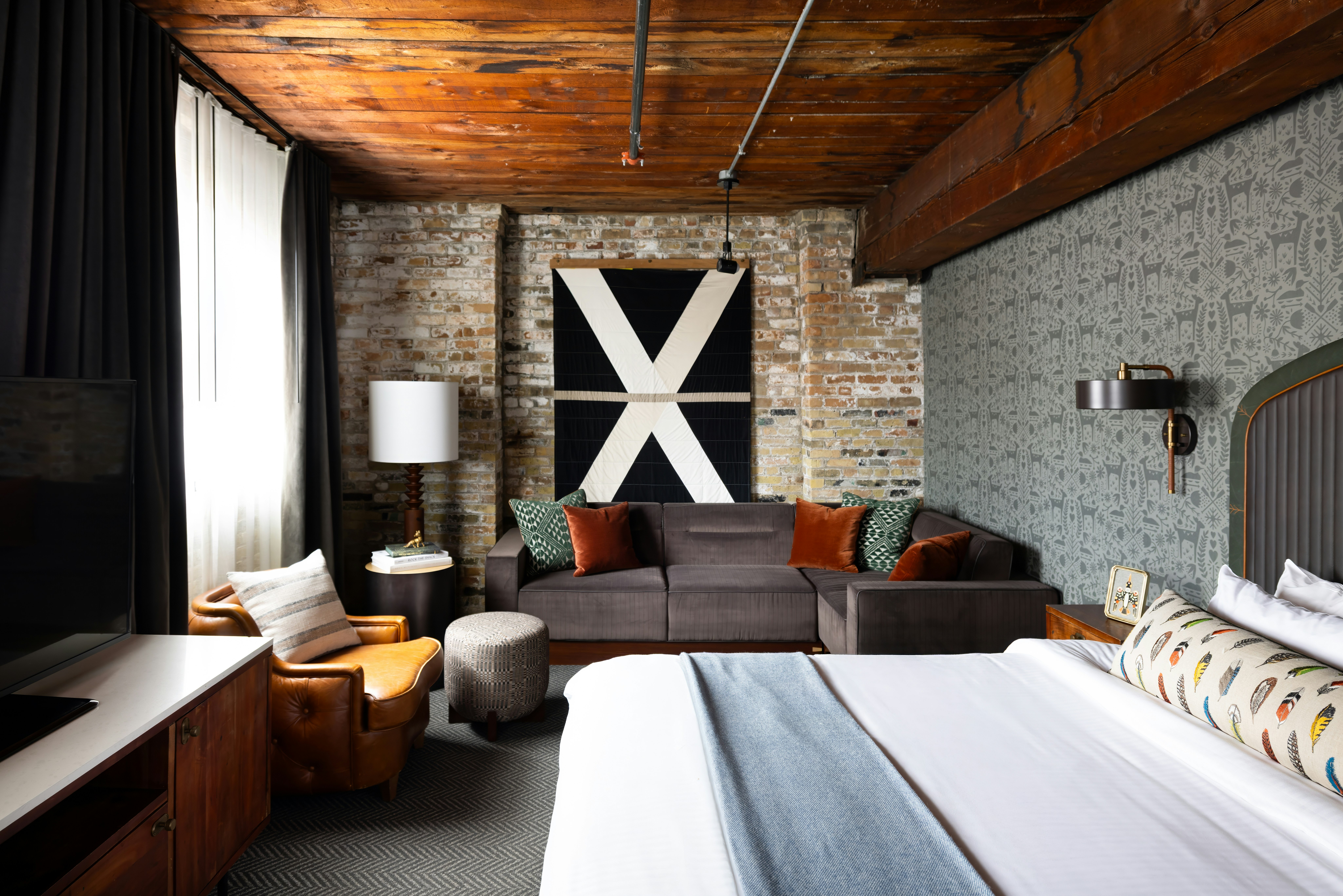 Hewing Hotel 8/81