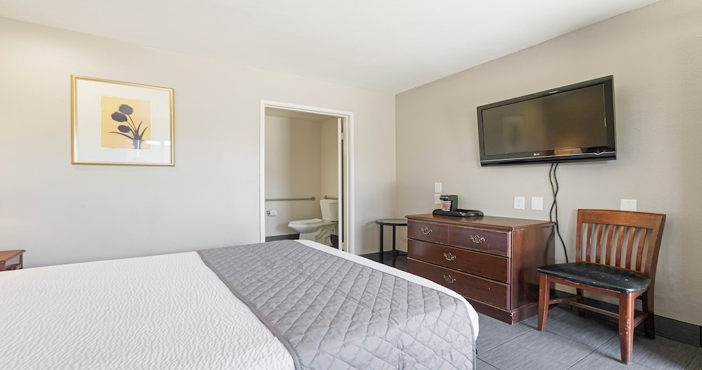Budget Inn and Suites Stockton 33/55