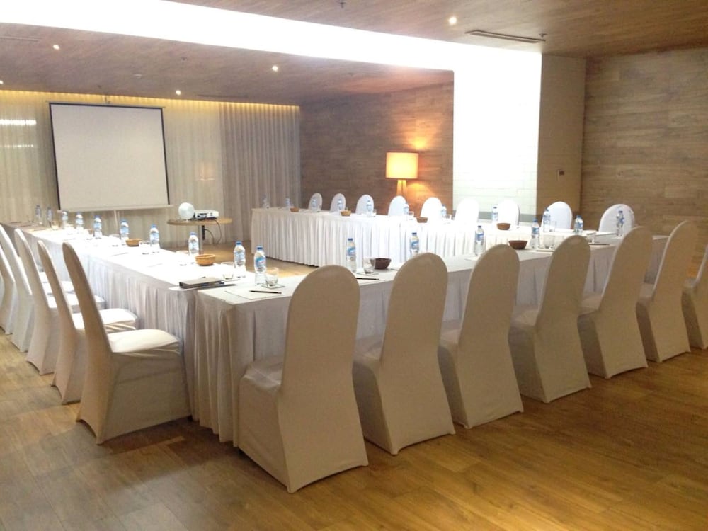 Fusion Suites Saigon 54/63