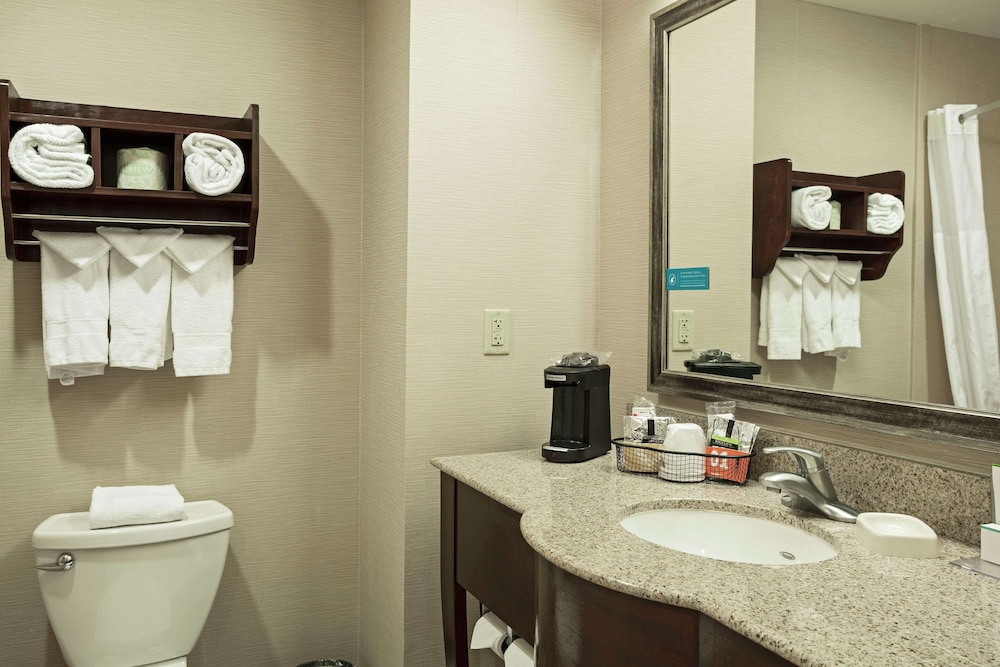 Hampton Inn and Suites Prescott Valley 34/68