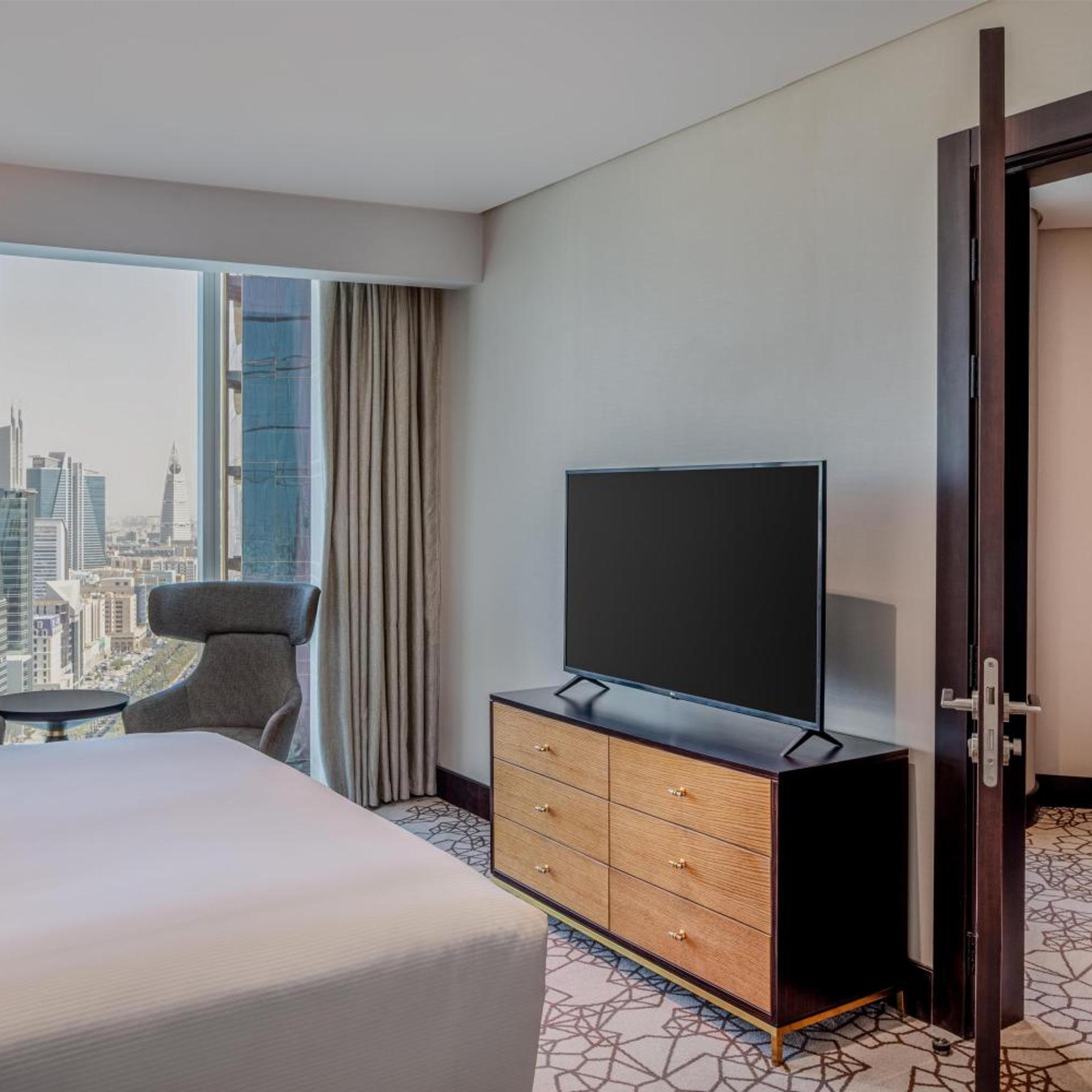 1 BEDROOM, RESIDENTIAL, DELUXE, SUITE