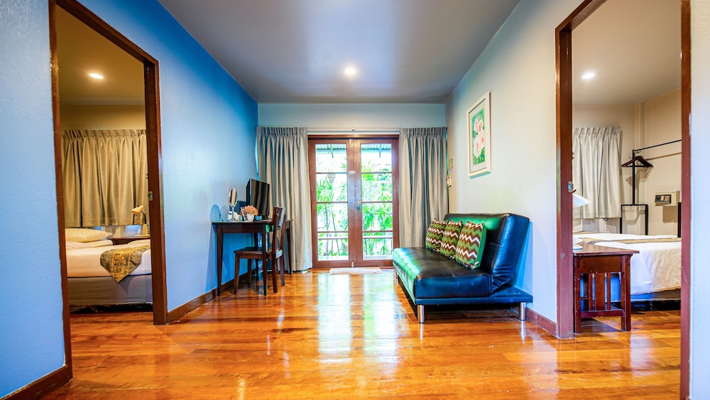 Baan Klang Aow Beach Resort 37/66