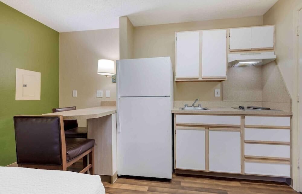 Suburban Studios Irving - Las Colinas 69/70