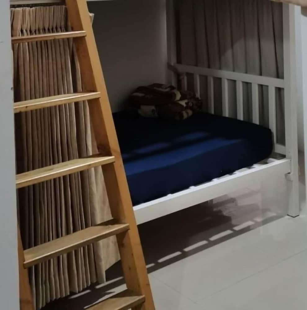 Chiangmai Gate Capsule Hostel 25/50