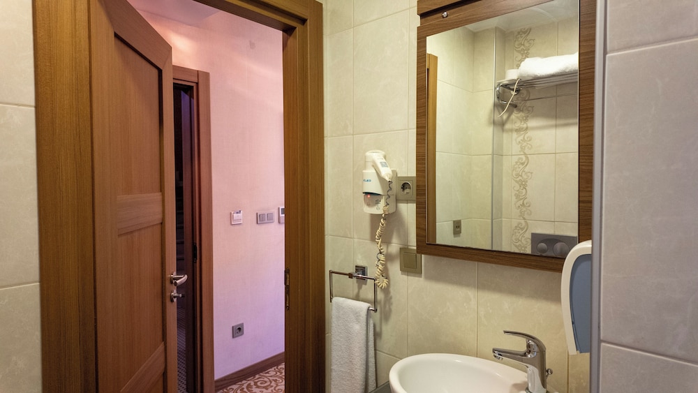 Cesmeli Kosk Hotel Silivri 45/50