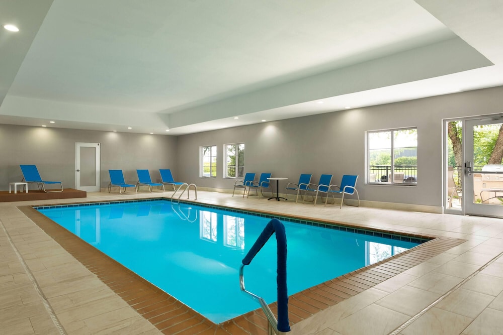 La Quinta Inn & Suites by Wyndham Columbus - Edinburgh 29/59
