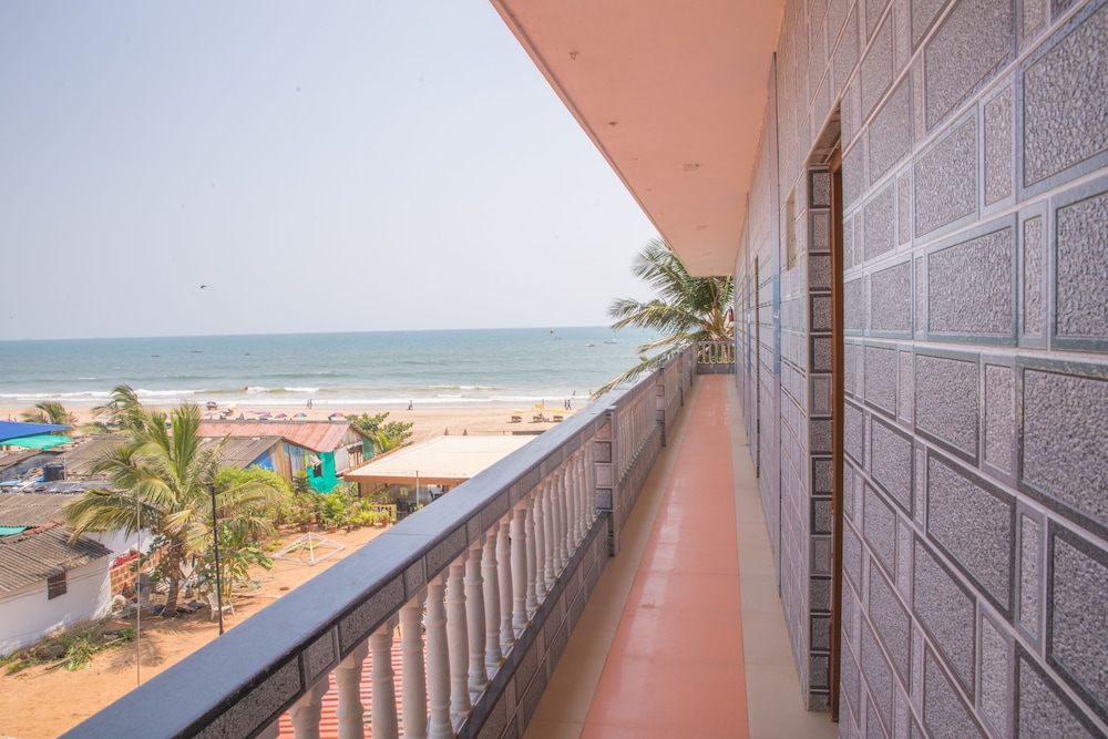 Larios Beach Holidays 43/50