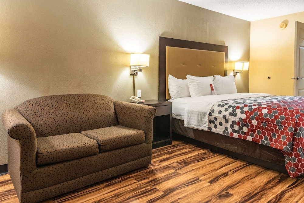 Econo Lodge Hillsboro I-35 21/35