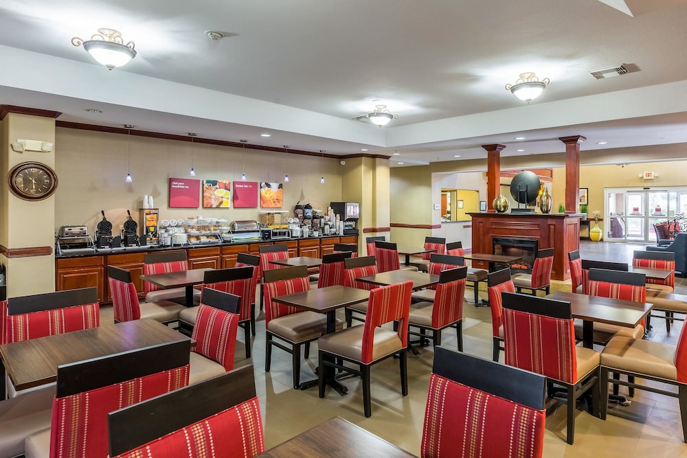 Comfort Suites Galveston Cruise Port Area - Beachside 32/44