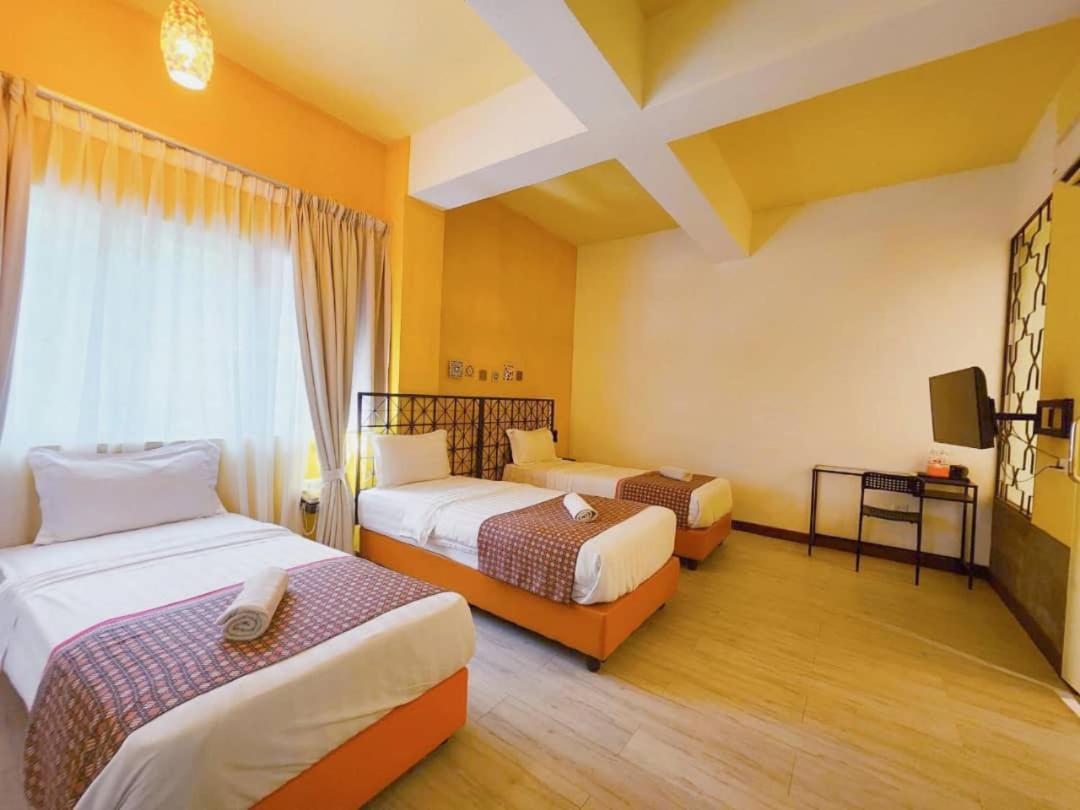 غرفة ديلوكس ثلاثية، Langit-Langi Hotel Port Dickson 3/3
