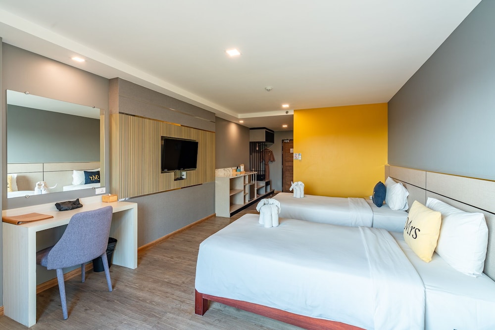 DELUXE, TWIN BEDS