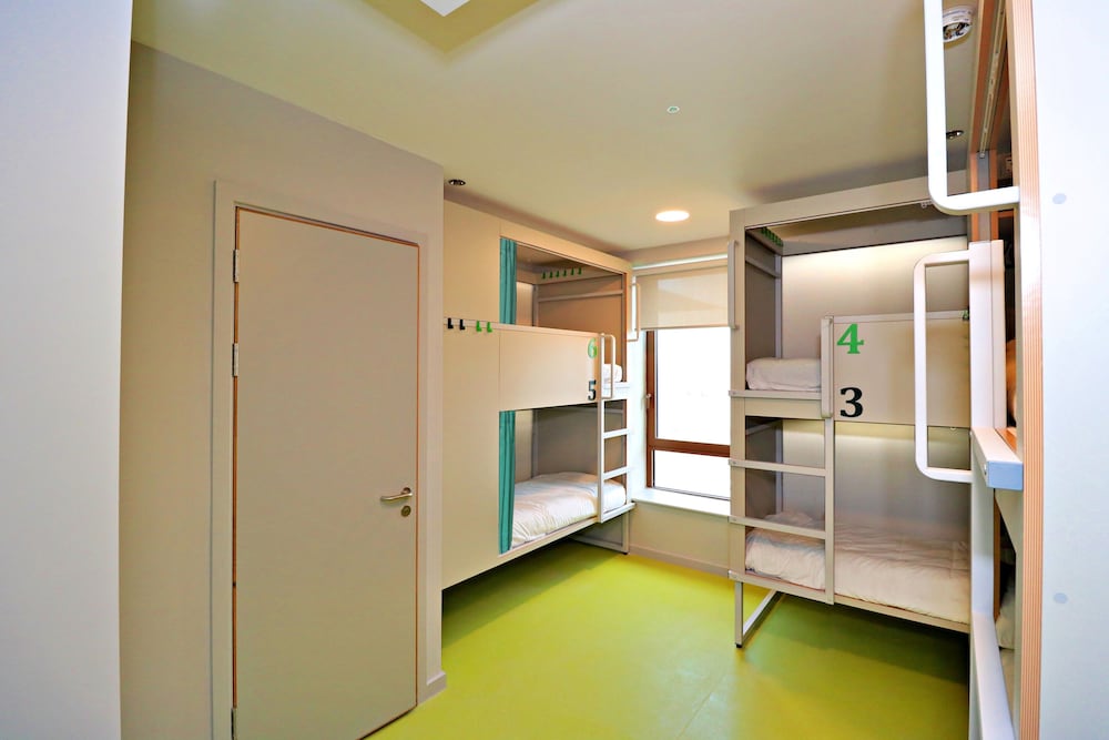 MIXED DORM, 6 BEDS