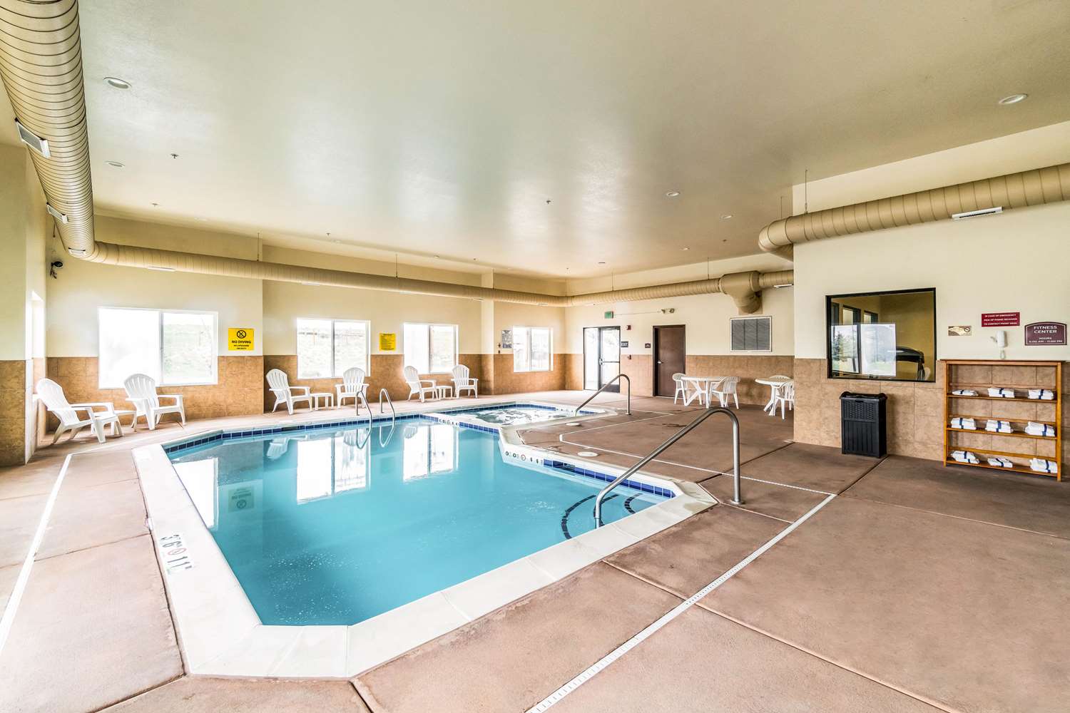 Comfort Inn and Suites Rifle 27/49
