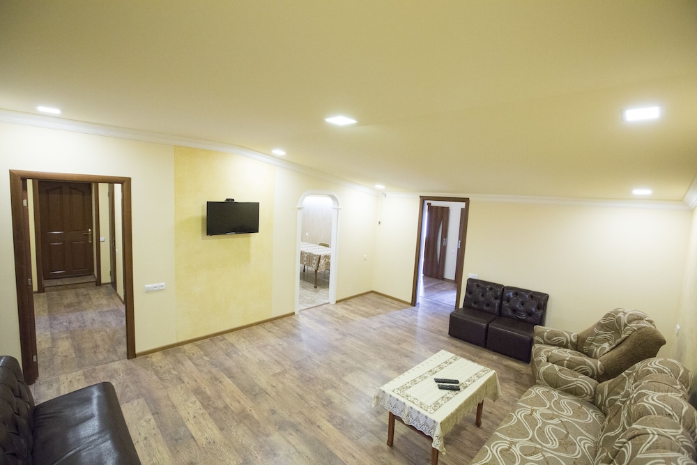 Your Hostel 21/33