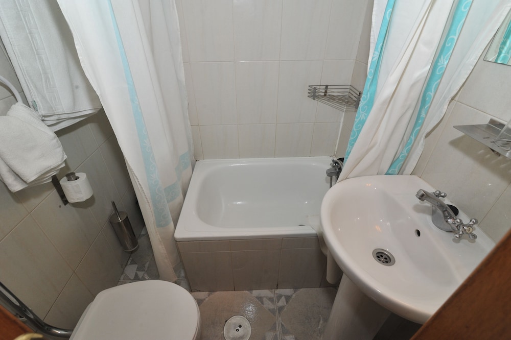 HOSTAL GOYMA II 27/34