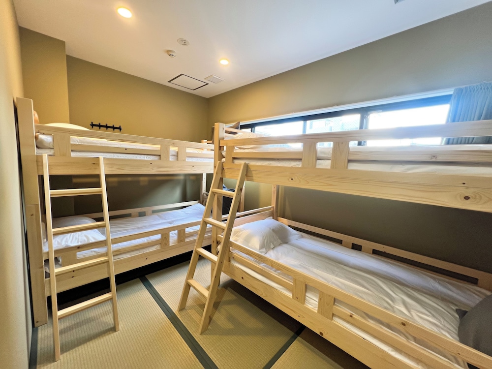 غرفة اقتصادية رباعية بأسرّة بطابقين بحمام مشترك، Hostel Hangout Osaka Nanba Nipponbashi 8/10