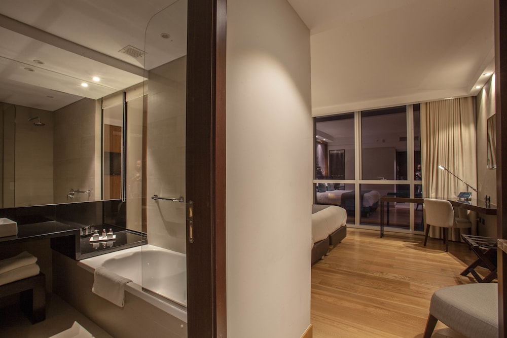 PUERTO NORTE DESIGN HOTEL 61/63