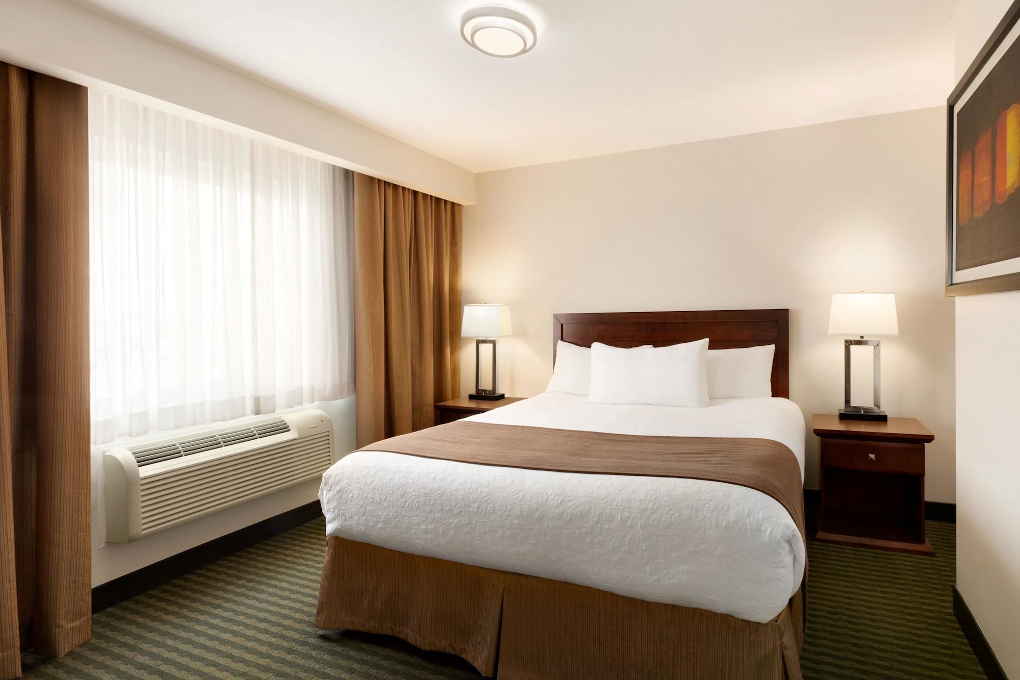 Room, Queen Bed, Exterior Entrance