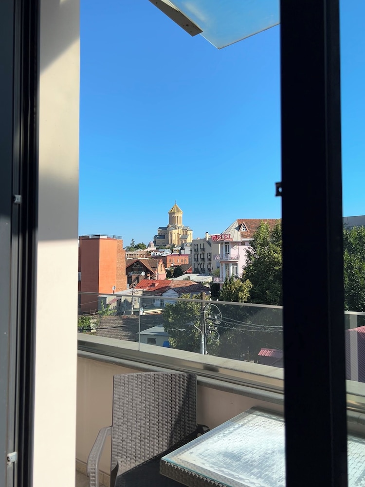 Marionn Hotel 114/118