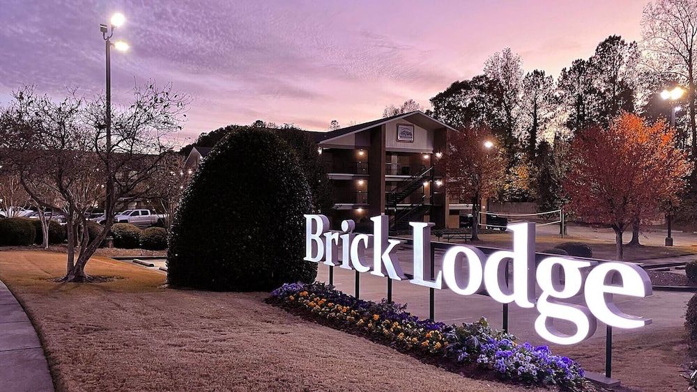 Brick Lodge Atlanta Norcross 31/32