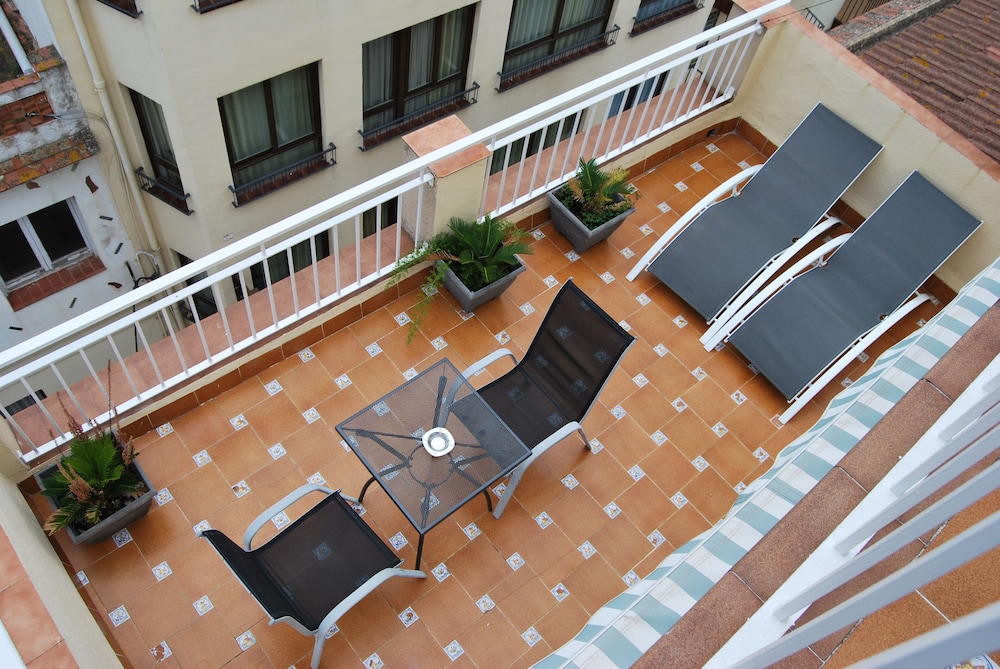 Neptuno Apartments 4/69