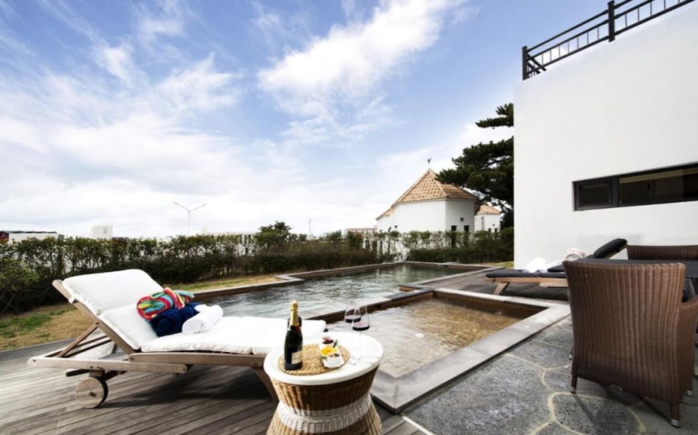 Libentia Hotel and Pool Villa 20/50