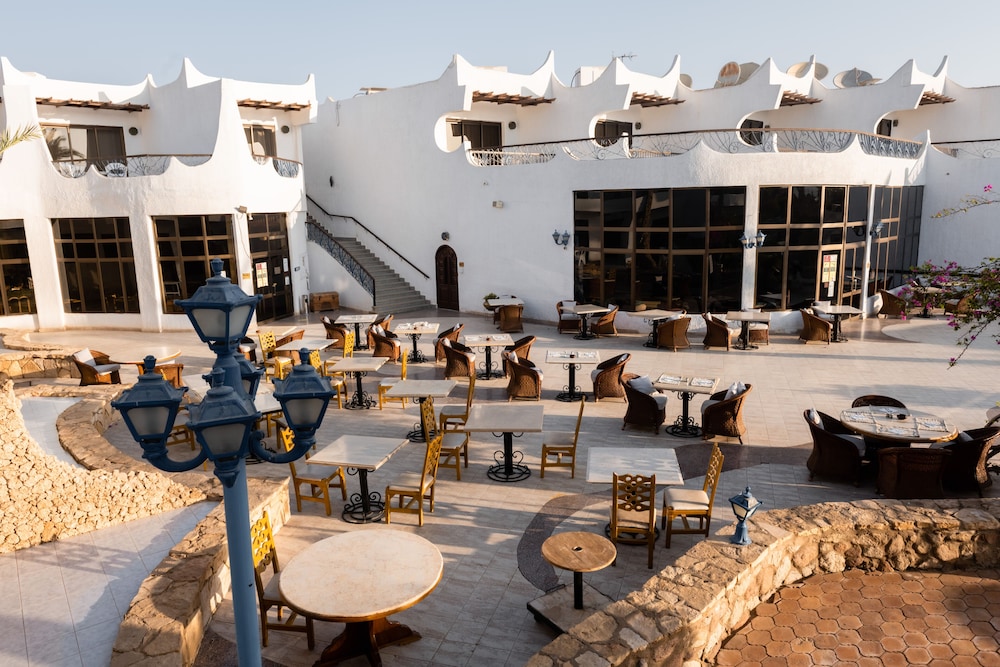 Turquoise Beach Hotel 33/50
