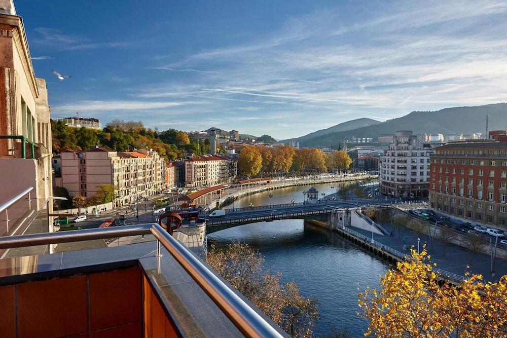 Hotel Bilbao Plaza 57/61
