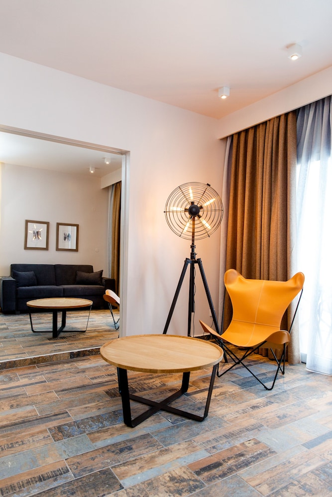 Golden Star City Resort 7/50