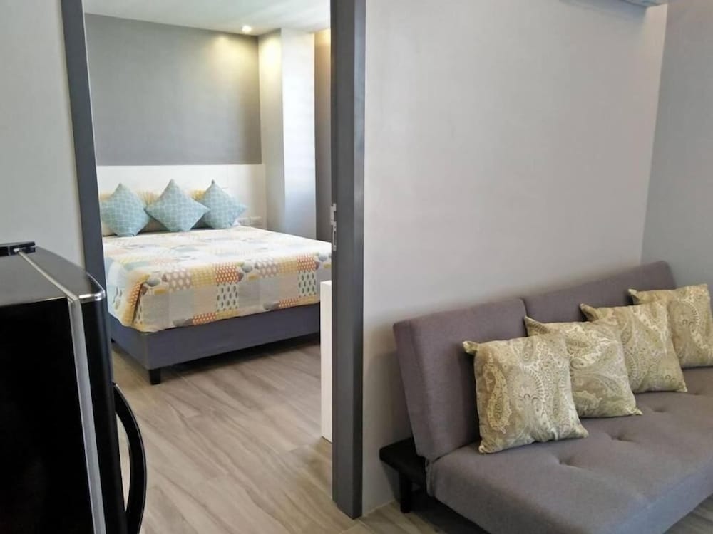 Cebu Hotel Plus 18/55
