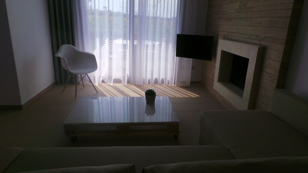 Niovi Boutique Apartments 13/30