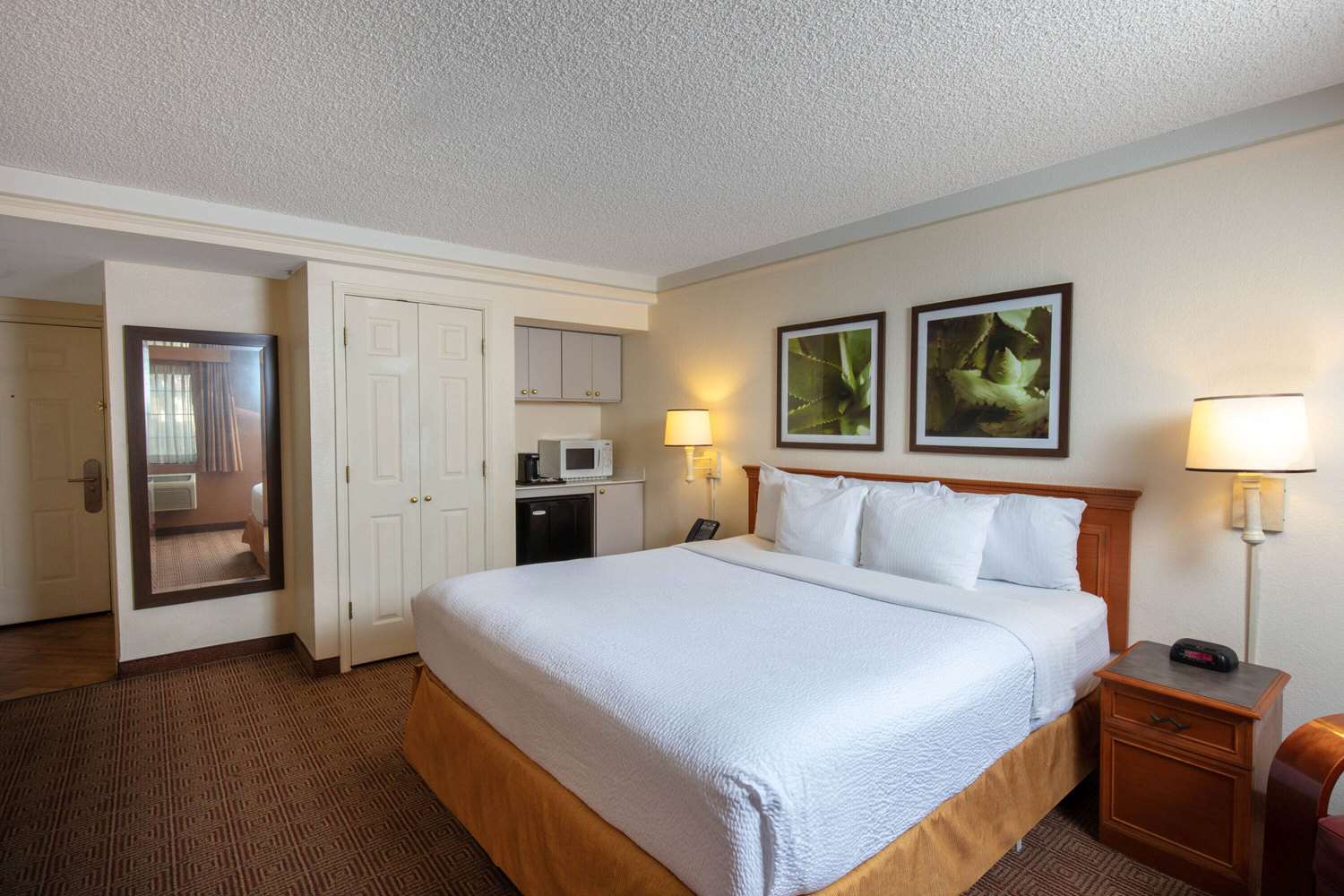 Room at La Quinta Inn and Suites by Wyndham Las Vegas Airport N Conv., LAS VEGAS - NV