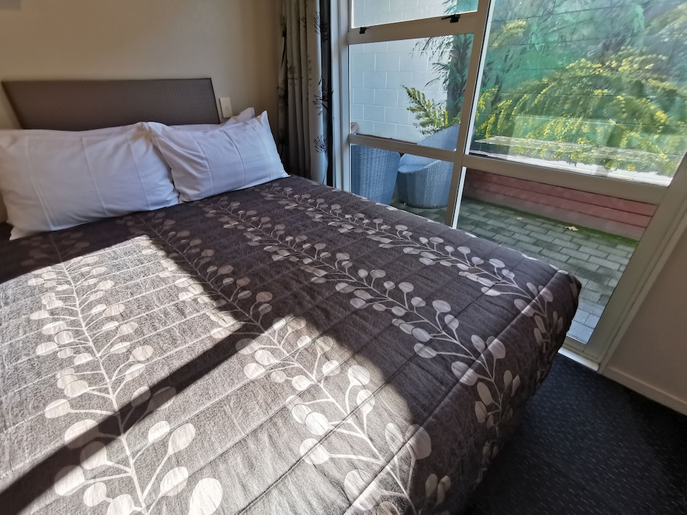 Capri On Fenton 19/57