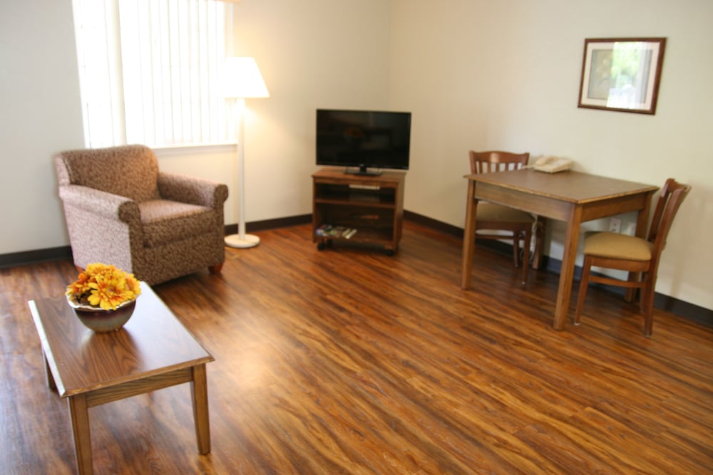 Affordable Suites 40/57