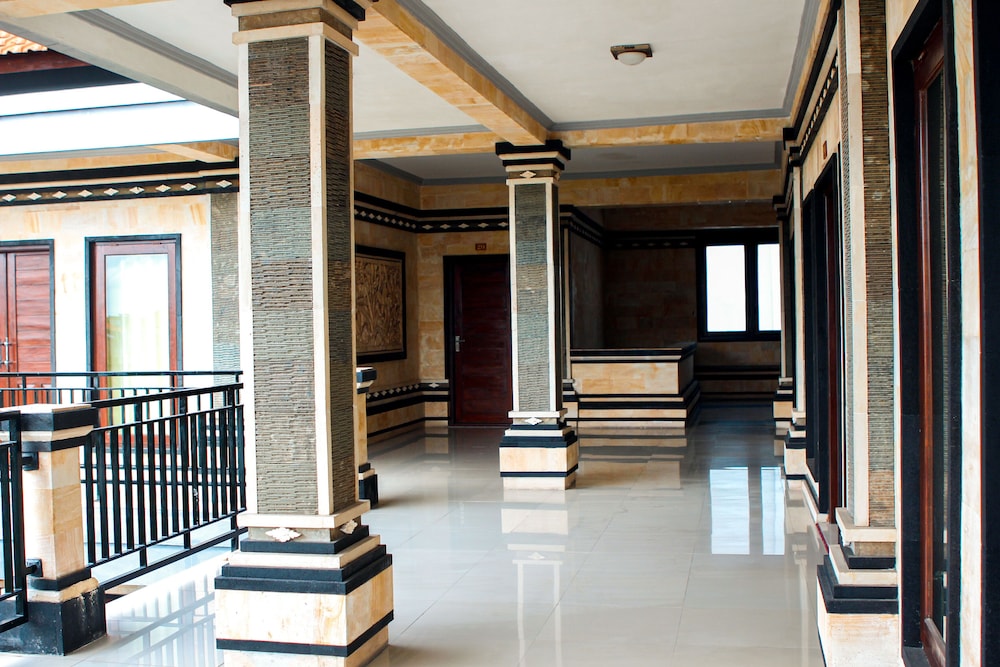 Putu Guest House 2 8/35