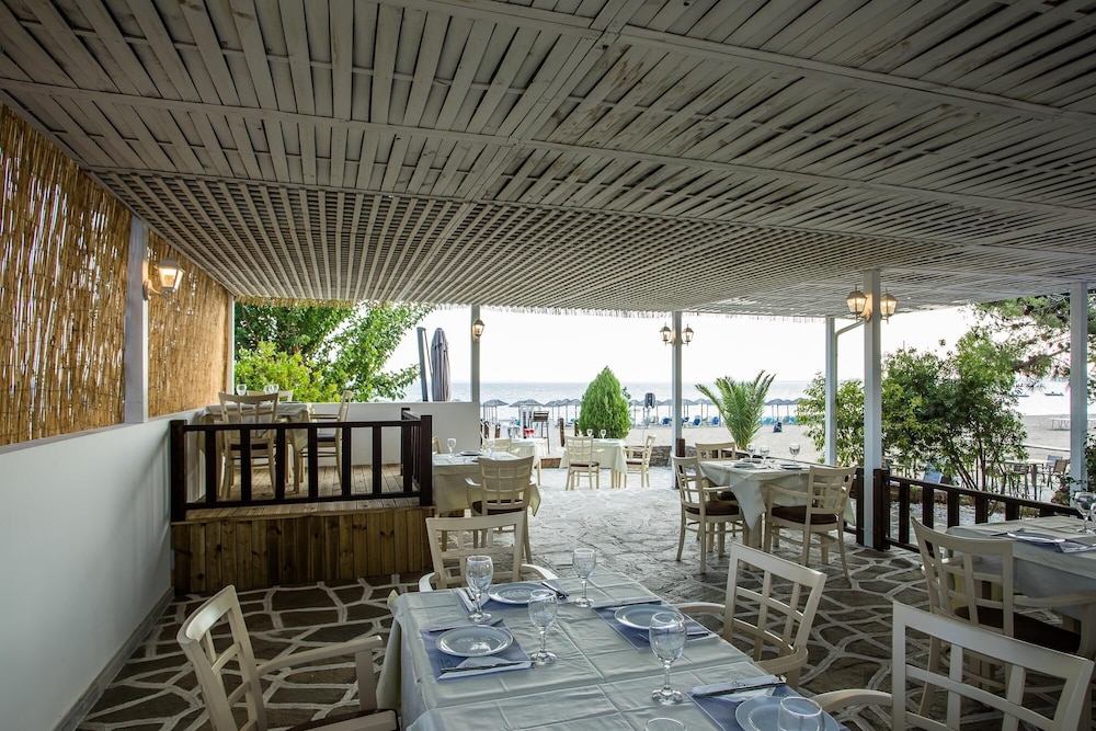 CORAL BLUE BEACH HOTEL 45/78