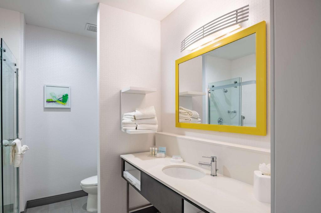 STUDIO, SUITE, KING BED, ACCESSIBLE