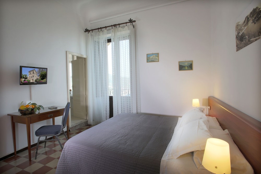 STANDARD, DOUBLE OR TWIN BED, SEA VIEW, BALCONY
