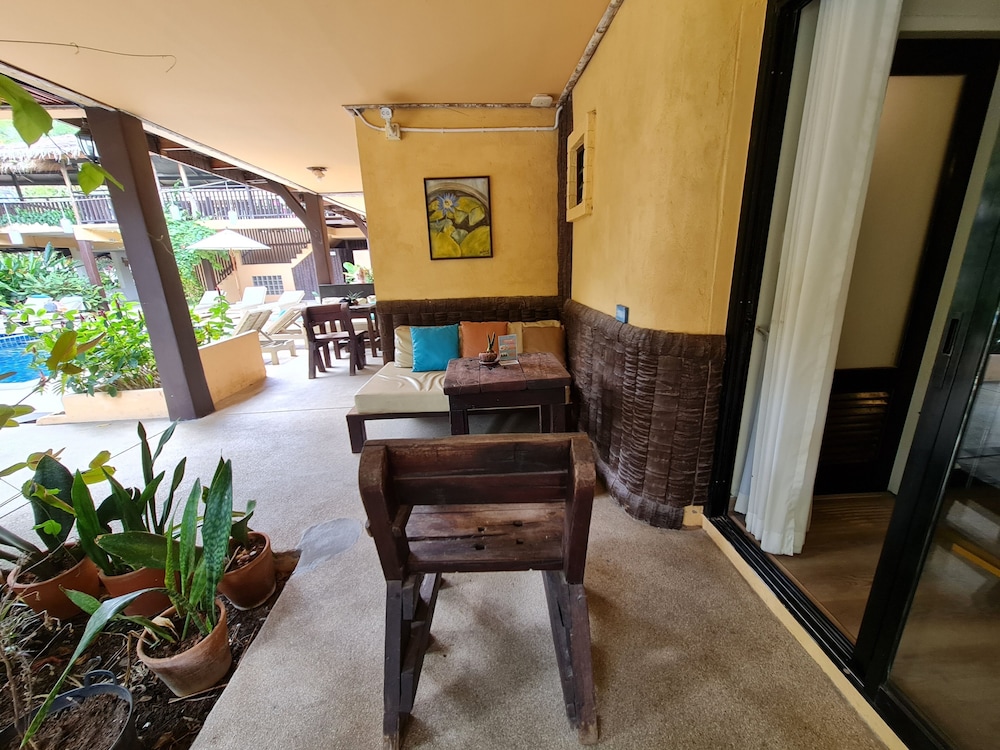 Vacation Village Phra Nang Inn 12/71
