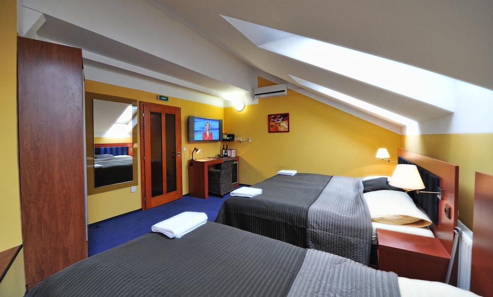 Hotel Arte 6/30