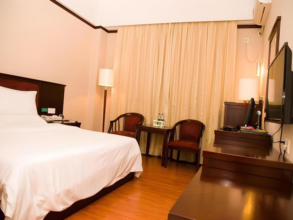 Greentree Inn Zhongshan Nanlang Town Light Rail Station Hotel 13/44