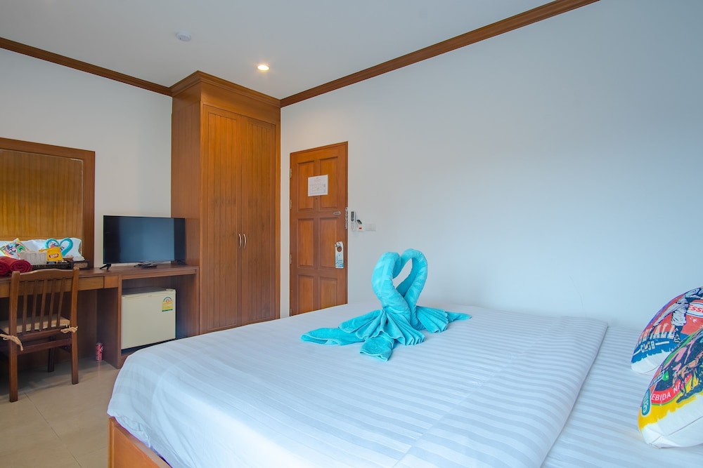 Pipikuku Hotel and Restaurant (ex. MVC Patong House) 8/30