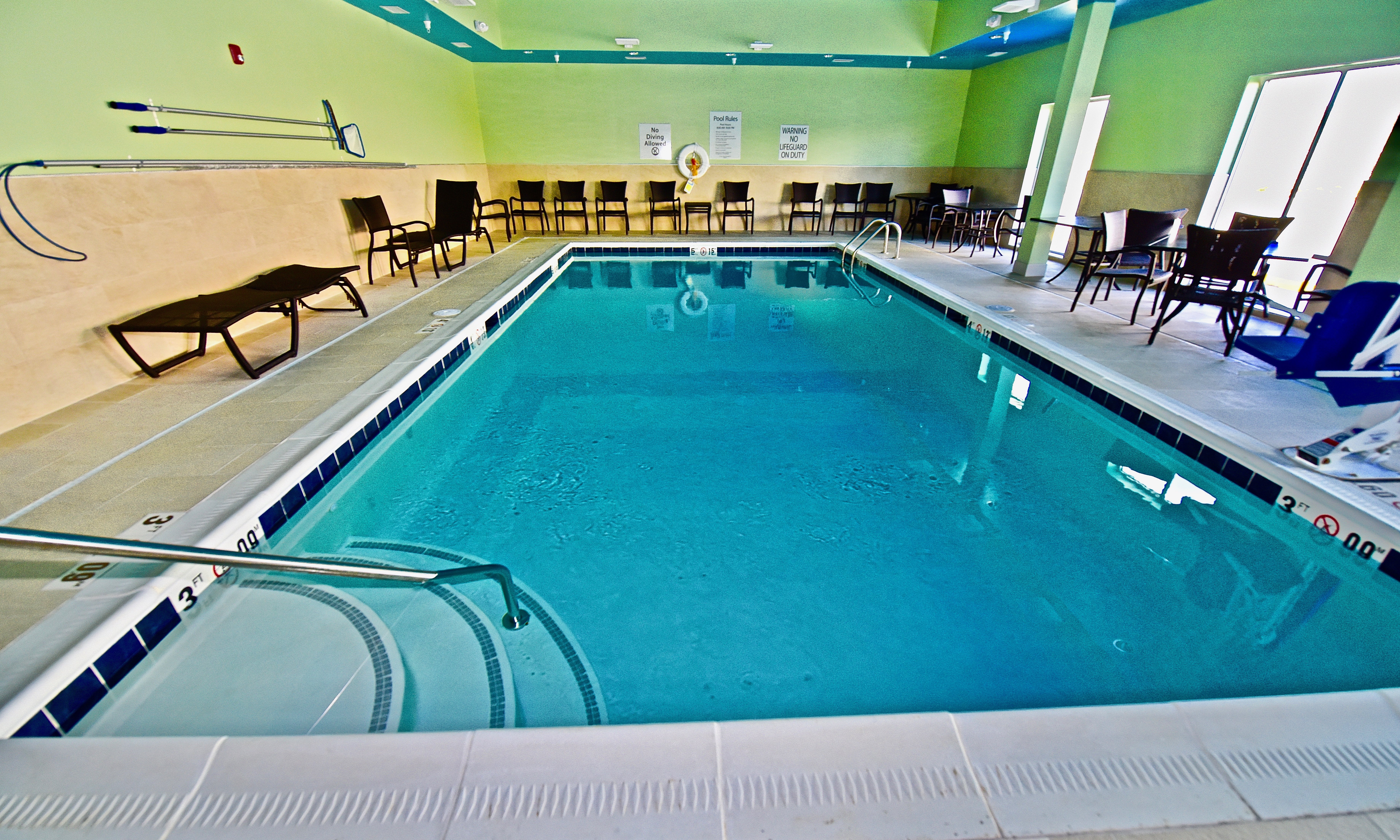 Holiday Inn Express and Suites Perryville I 55 34/60