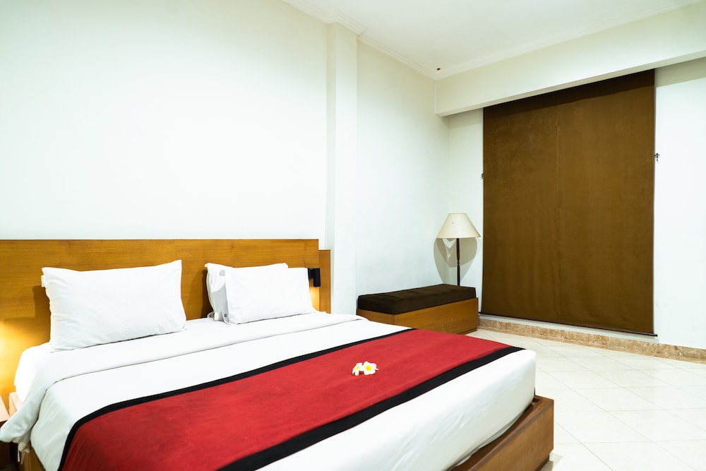 Maxi Hotel & Spa 7/25